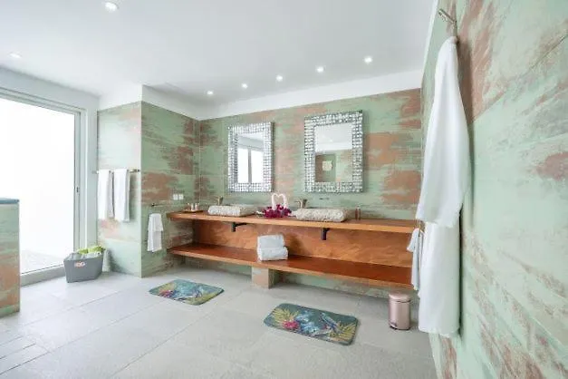 La Perla Bianca - 1 Bedroom Beachfront Luxury Villa Offering Utmost Privacy Les Terres Basses