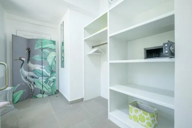 La Perla Bianca - 1 Bedroom Beachfront Luxury Villa Offering Utmost Privacy Les Terres Basses