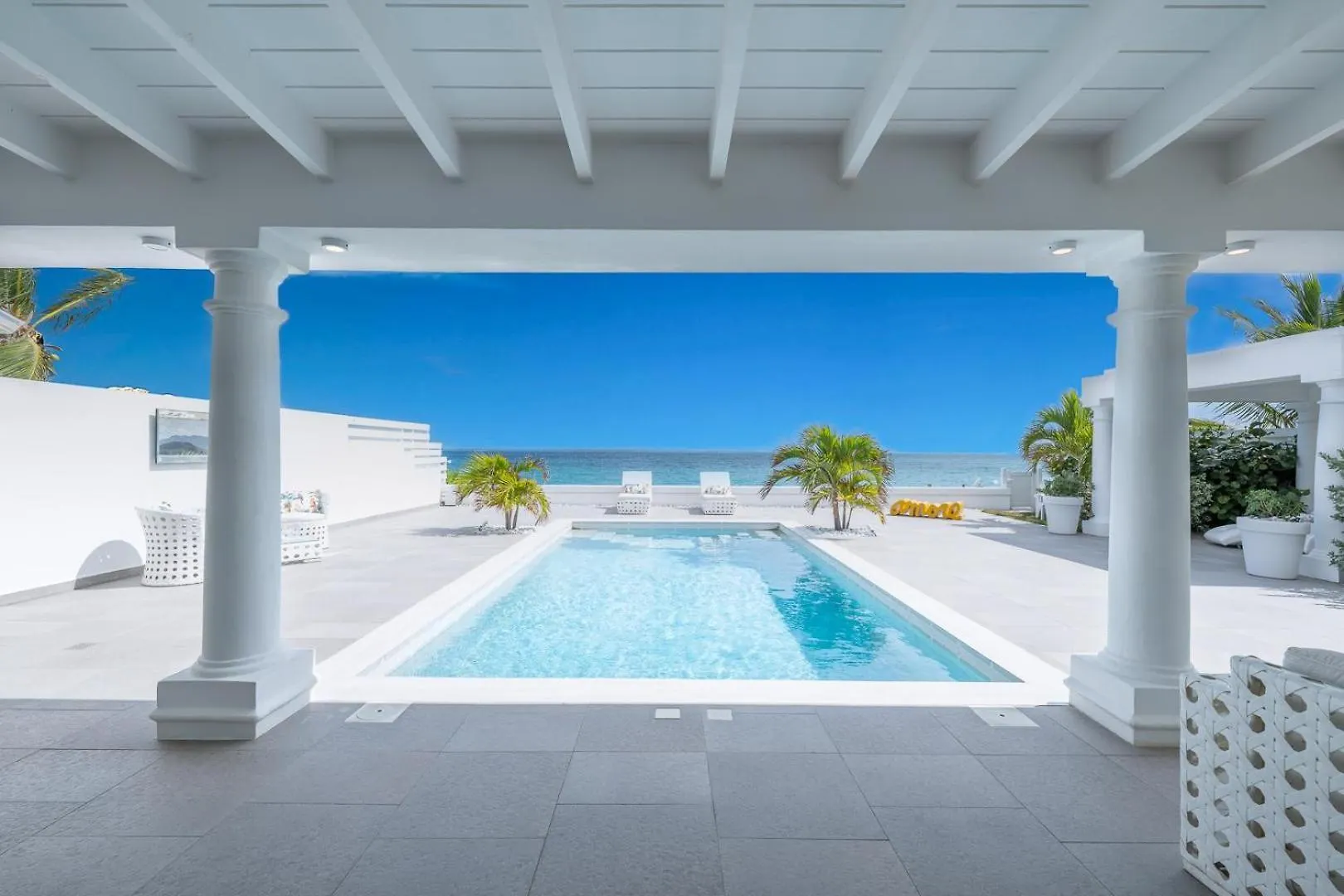 La Perla Bianca - 1 Bedroom Beachfront Luxury Villa Offering Utmost Privacy Les Terres Basses Svatý Martin
