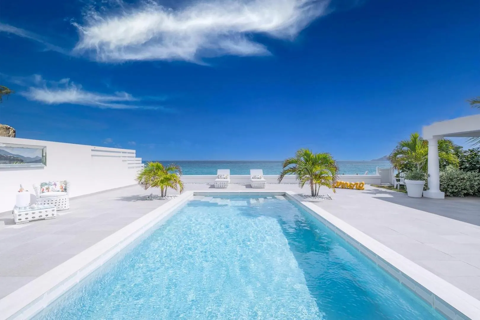 La Perla Bianca - 1 Bedroom Beachfront Luxury Villa Offering Utmost Privacy Les Terres Basses