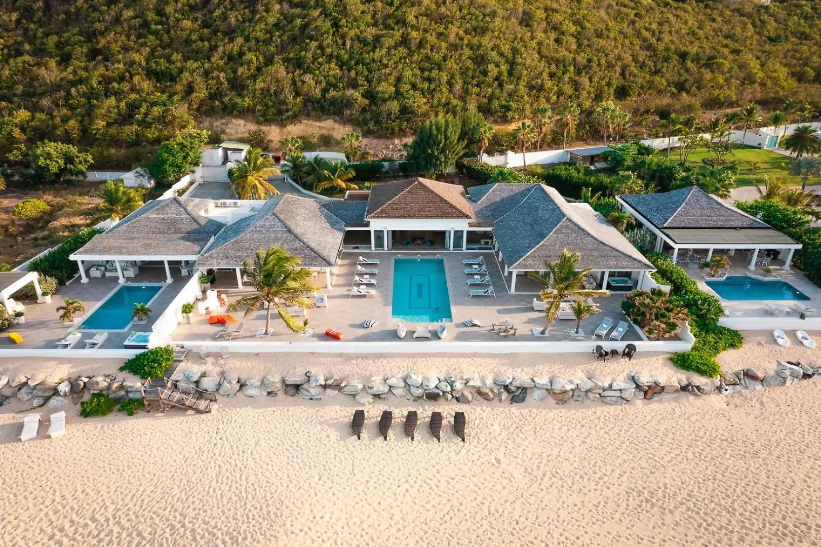 Les Terres Basses La Perla Bianca - 1 Bedroom Beachfront Luxury Villa Offering Utmost Privacy